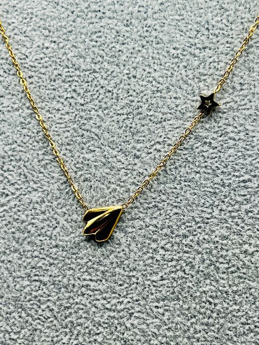 Colar Avião de Papel & Estrela em Aço Inoxidável (Banho Ouro 18k)