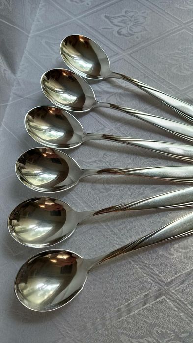 Столовые приборы.