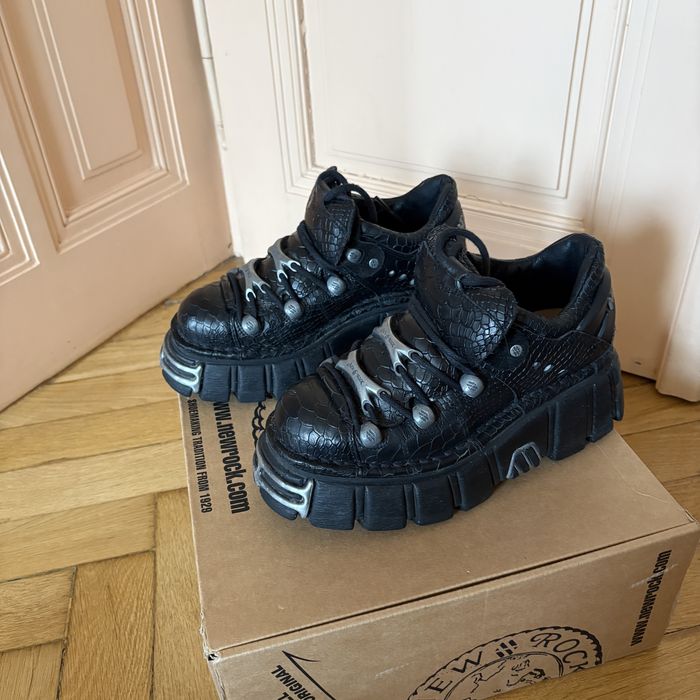 new rock 38 piton escama