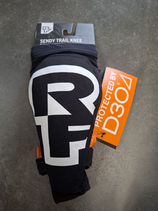 Ochraniacze rowerowe dziecięce Race Face Sendy Trail na kolana junior