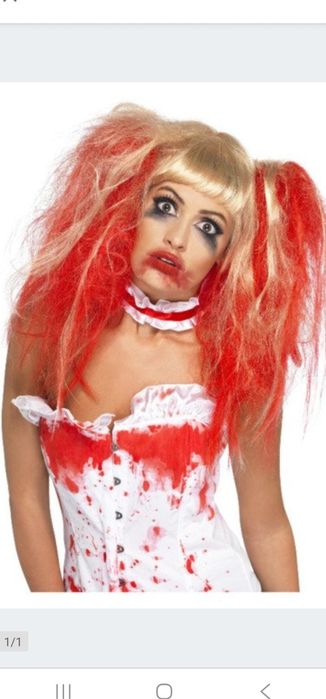 PERUKA KRWAWA Blondynka Włosy Póldługie  z Grzywka ZOMBIE HALLOWEEN