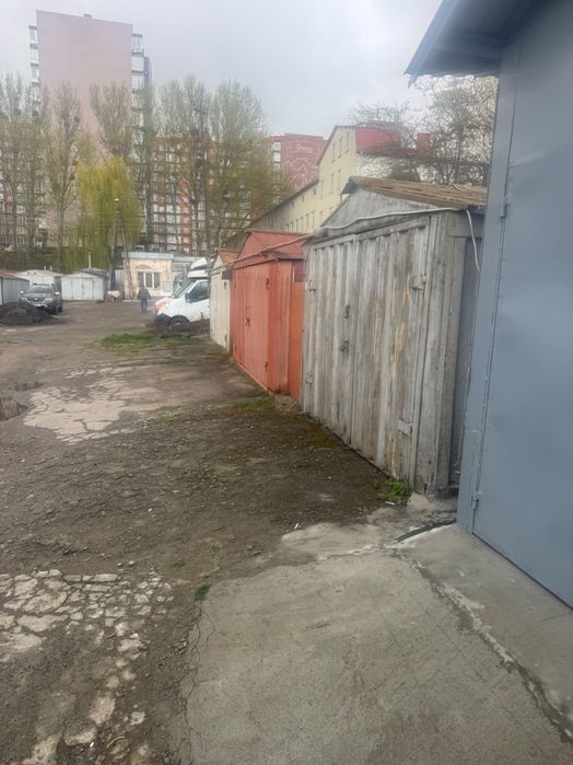 Гараж в кооперативі