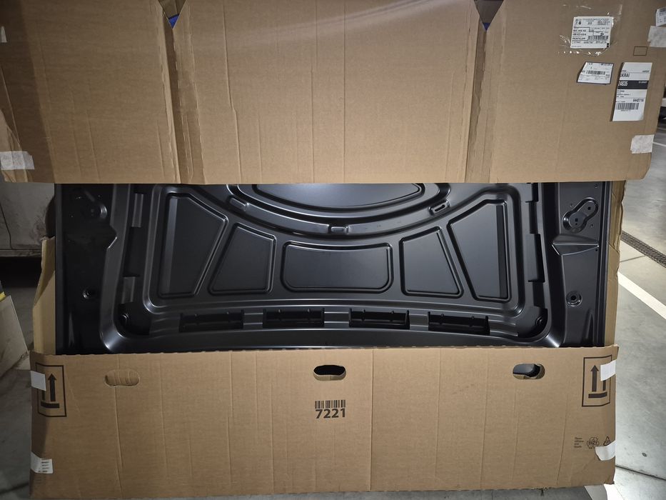 Новий капот Audi Q7 2025 (Офіциал) 
Капот повністю