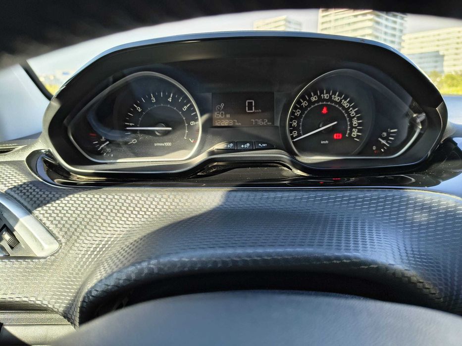Peugeot 2008 — fotografia 6