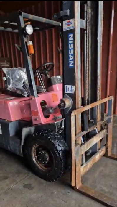 Empilhador nissan 2.0T