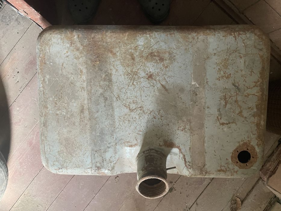 продам бак юмз в чудовому стані