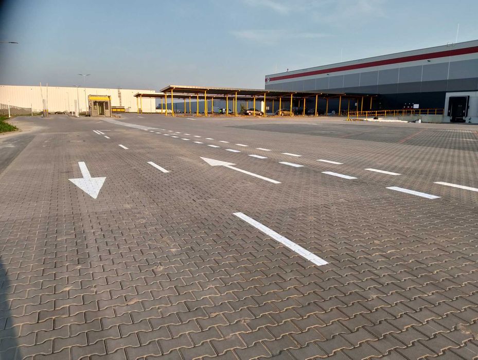 Oznakowanie Poziome Malowanie linii garaży znaki parking magazyn