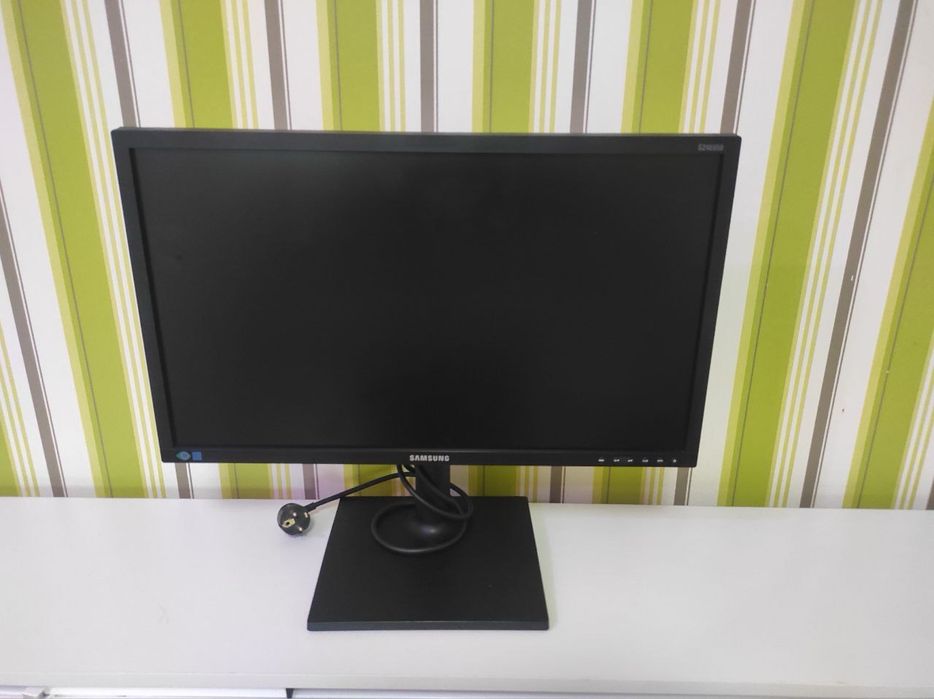 Монітор 24" Samsung S24E650PL