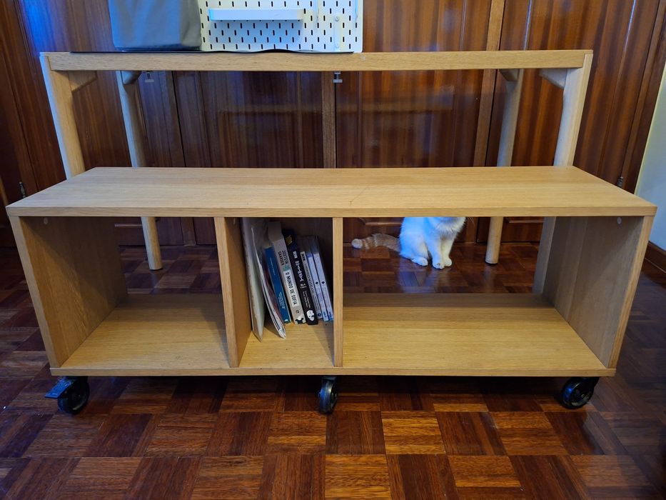 Conjunto Secretária e Estante IKEA RÅVAROR (Edição Limitada)
Descrição: