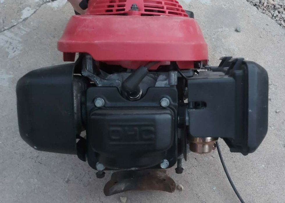 Silnik Honda GCV 160 5.5 KM  Stan bardzo dobry + Nowy nóż
