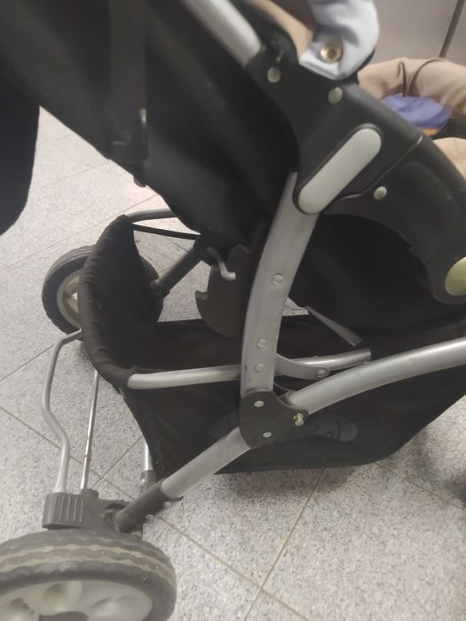 Carrinho de passeio de bebé
