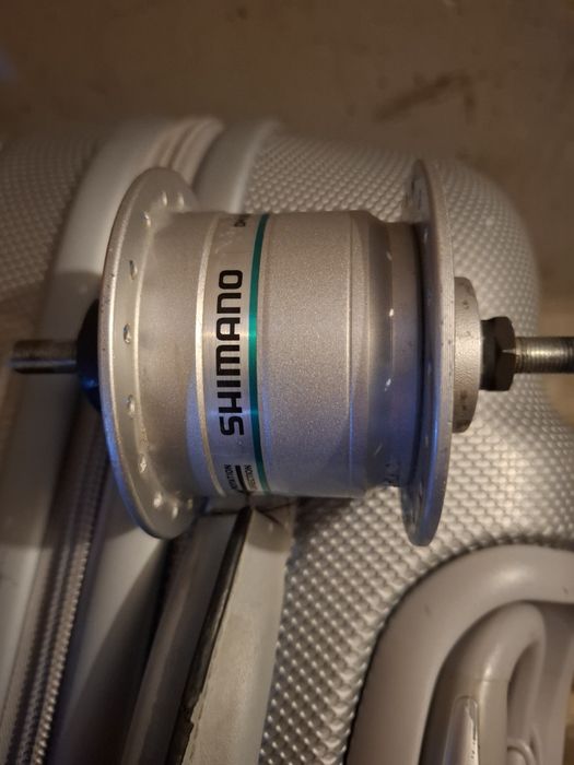 Динамо втулка Shimano DH-3N20 в чудовому стані