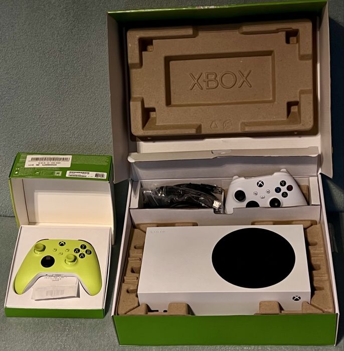 Xbox Series S 512 GB + 2 ORYGINALNE PADY + pudełko – stan idealny
