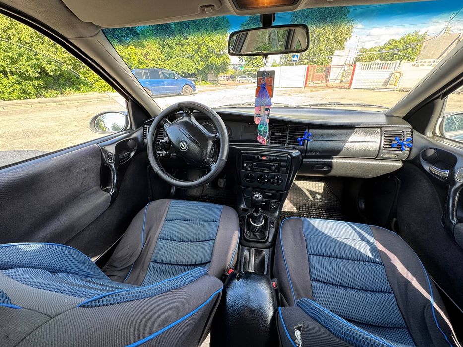Продам Опель Vectra b 2000