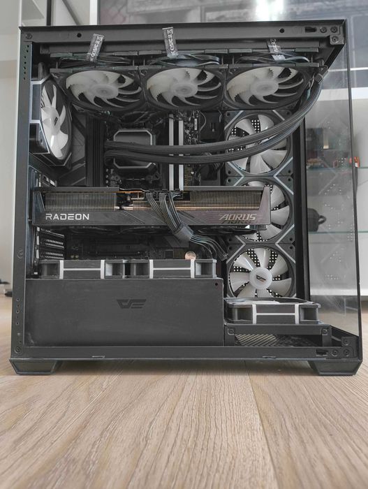Zestaw gamingowy (Pc+2 monitory+mysz/klawiatura+podkładka)