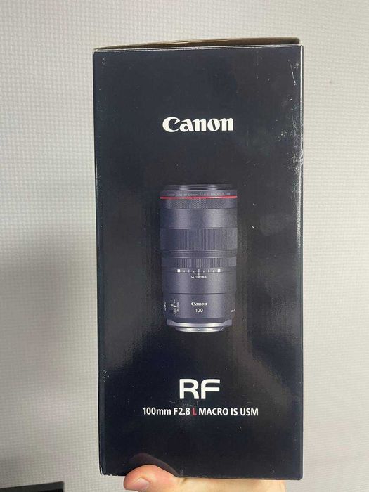 Довгофокусний об'єктив Canon RF 100mm f/2.8L Macro IS USM Black (4514C005)