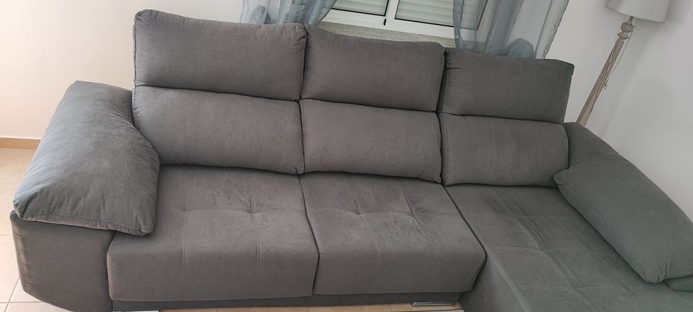 Cama de casal e sofá