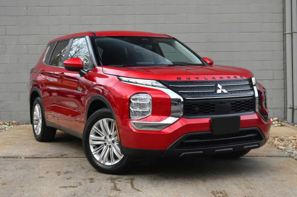 Mitsubishi Outlander PHEV SEL      2023