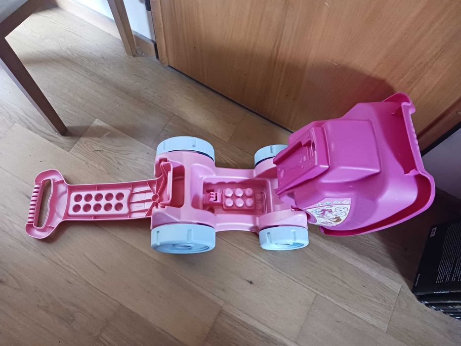 Carinho de transporte e arrumação