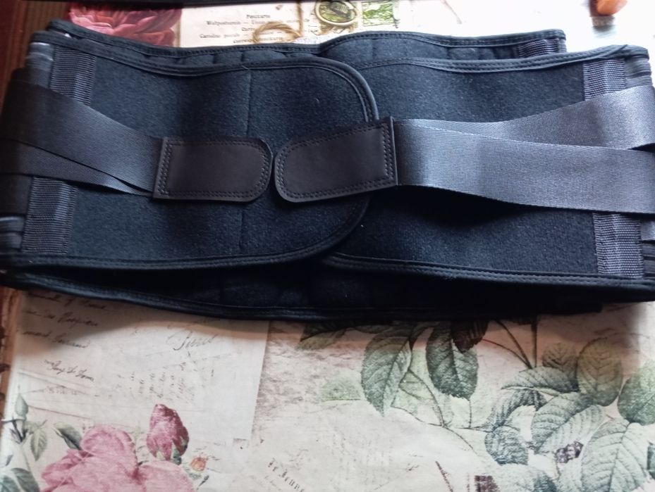 Бандаж еластичний регульований пояс  для  спини