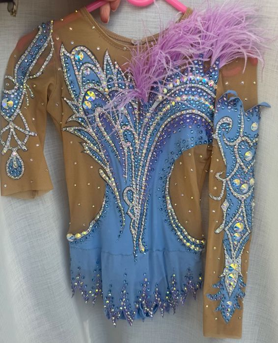 Strój startowy gimnastyczny