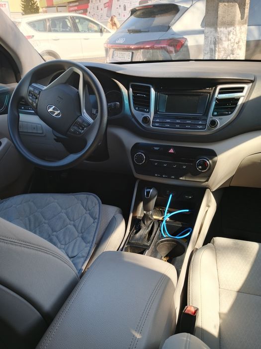 Автомобиль  Hyundai Tucson 2016 2.0