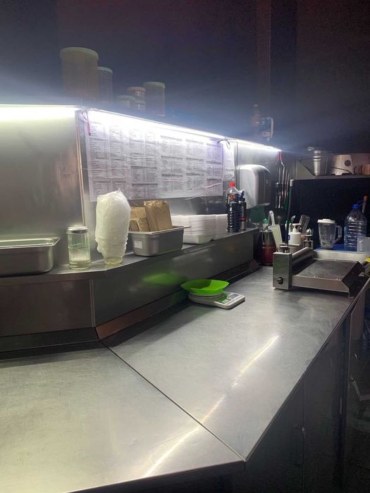 Срочно недорого в зв'язку з виїздом продам фастфуд