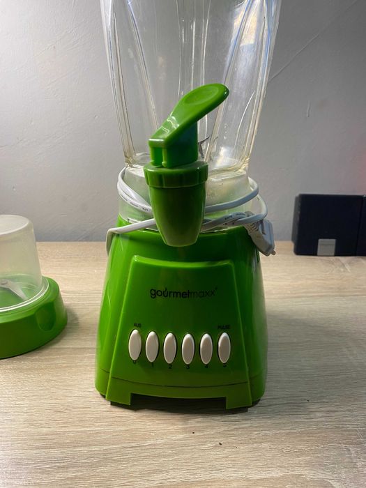 Blender kielichowy z kranikiem 2 W 1 GOURMETMAXX ZIELONY 400W