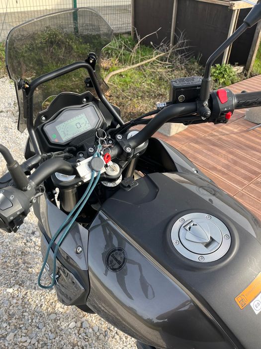 Vendo mota benelli TRK 251