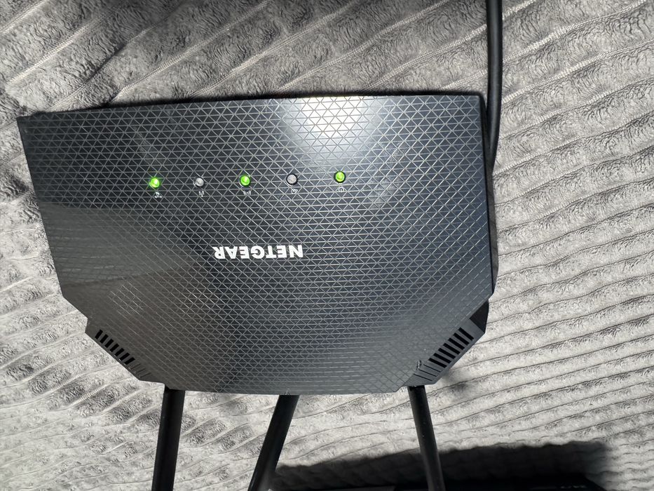Продам Wi-Fi роутер NETGEAR AX1800 (R6700AX