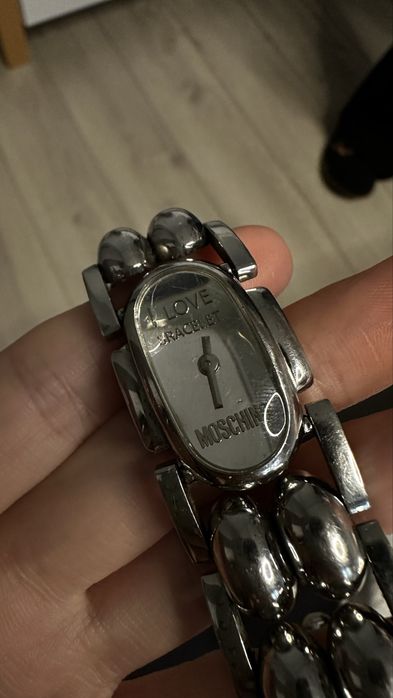 Годинник Moschino