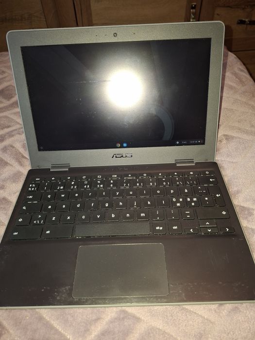 Notebook  Asus  z ładowarką