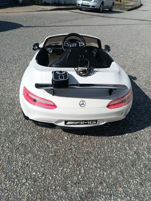 Carro elétrico criança