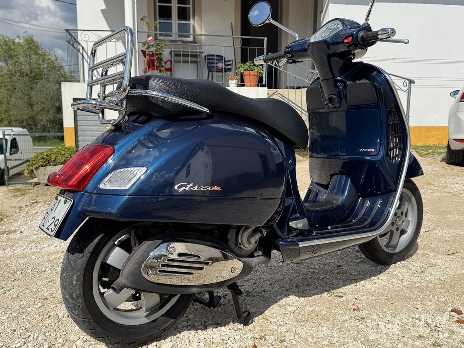 Vespa GTS 250 ie