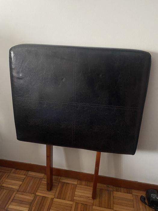 Cabeceira cama solteiro em pele