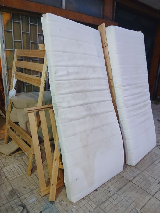 Beliche madeira Ikea Mydal com colchões