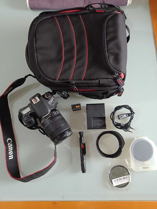 Canon EOS 77D+Canon EF-S 18-135mm