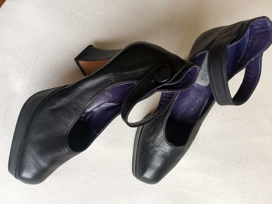 Sapatos e roupas trendy de senhora, tamanhos S, M,L e 39