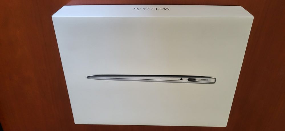 MacBook Air 13” modelo A1466 + SDXC 128GB