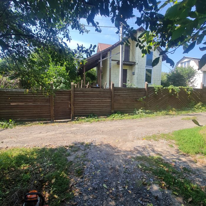 Продаж земельної ділянки з будинком Васильків