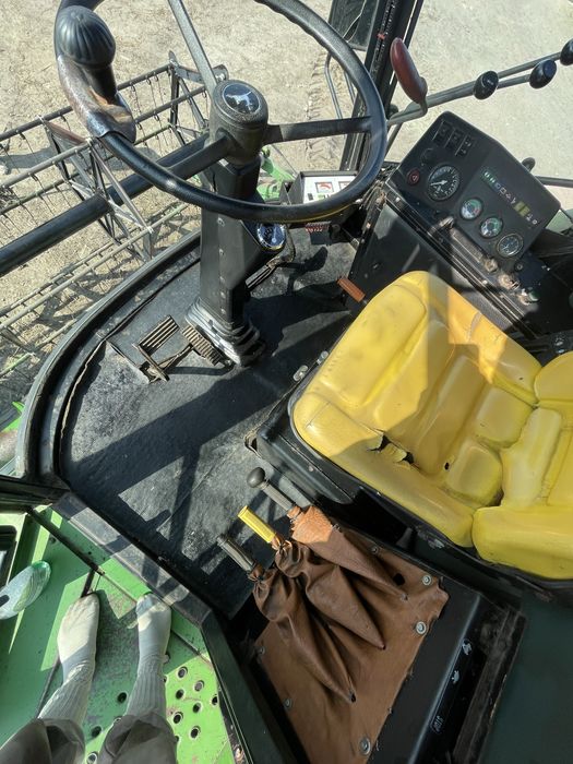 John Deere 1052 | 1987 r. |