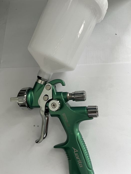 Краскопульт пневматичний LVLP верхній пластиковий бачок 600мл