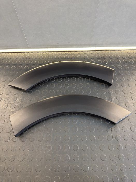 Abas ou frisos plásticos traseiros MINI Clubman F54