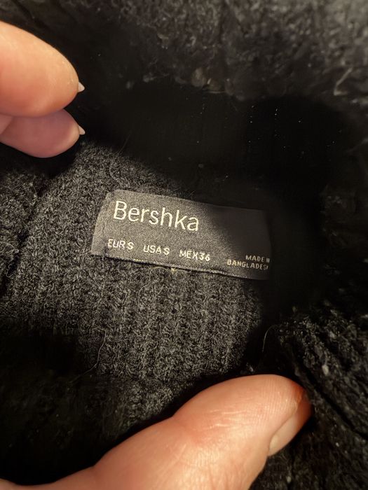 Męski czarny sweter Bershka