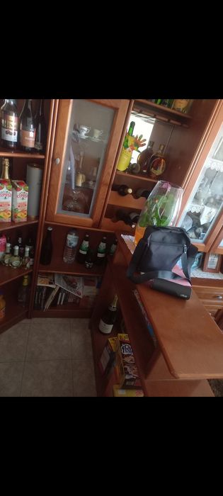 Bar de canto em madeira maciça