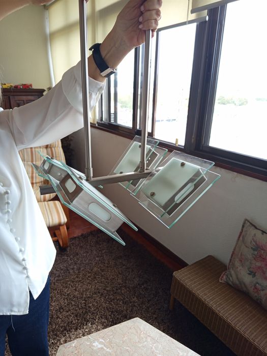 Candeeiro de pé ajustável, de tecto e de parede