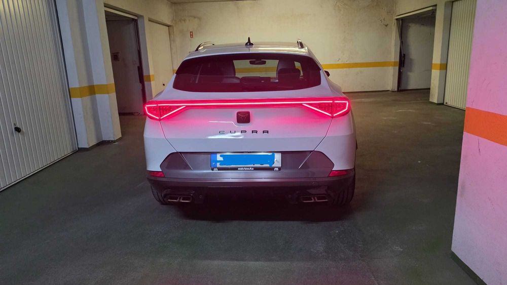 CUPRA Formentor e-Hybrid 204cv - 2024 - 25 mil KM — photo 2