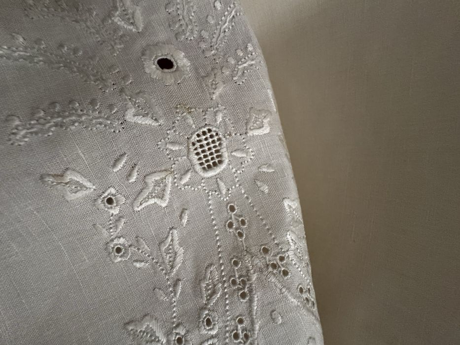 Novo Lençol de linho muito bordado com almofadas