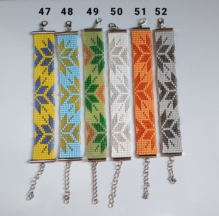 Аксесуари з бісеру ручної роботи