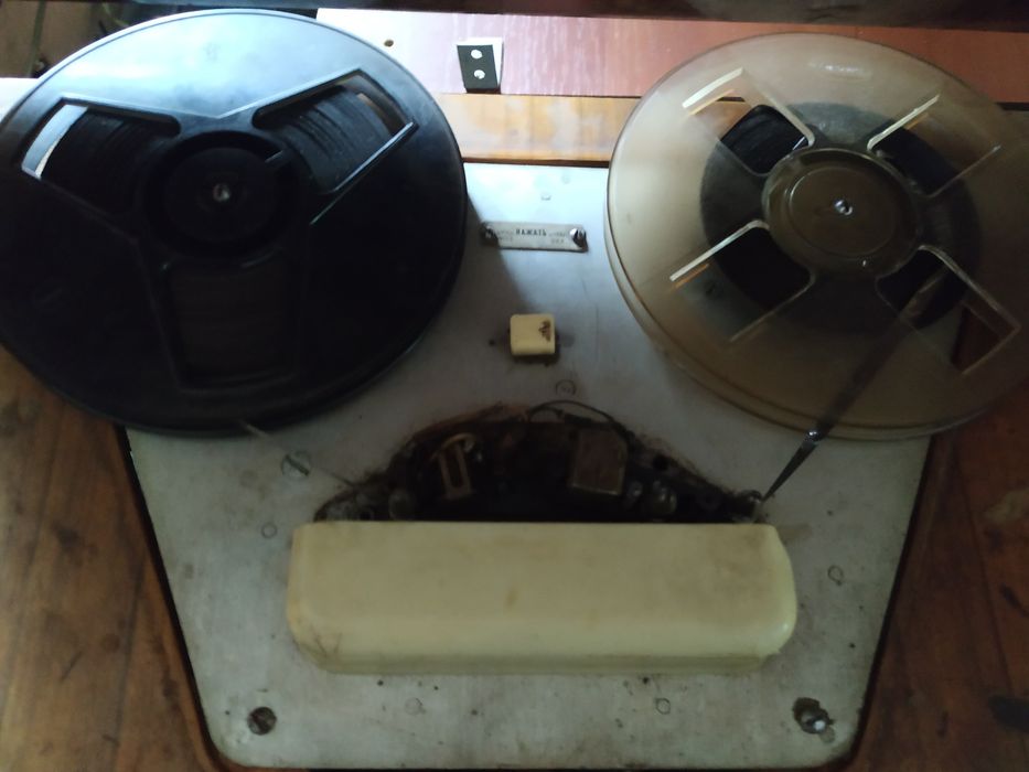 Магнітофон бобінний Дніпро